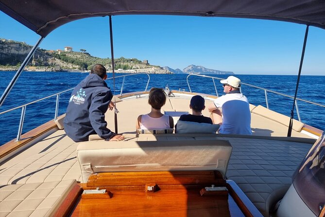 Capri Blue Grotto Boat Tour From Sorrento - Positive Experiences