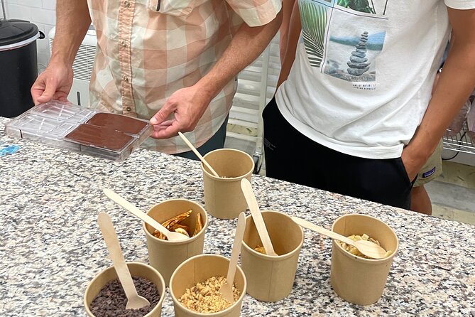 Class for Chocolate Making and Tasting in Panama - Chocolate Making Techniques Covered