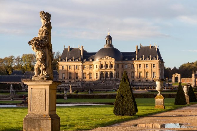 Fontainebleau and Vaux-Le-Vicomte Castle Small-Group Day Trip From Paris - Excursion Highlights and Experiences