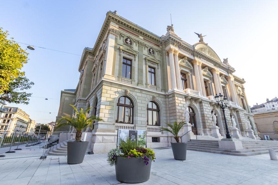Geneva: Private Architecture Tour With a Local Expert - Full Tour Description