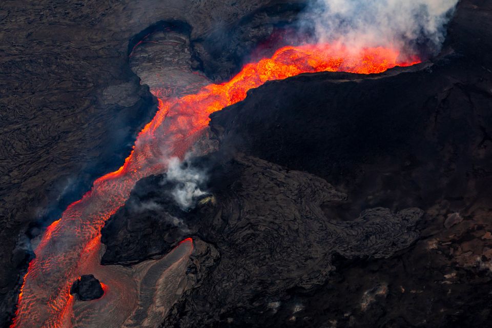 Hilo: Hawaii Volcanoes National Park and Waterfalls Flight - Reserve Now & Pay Later