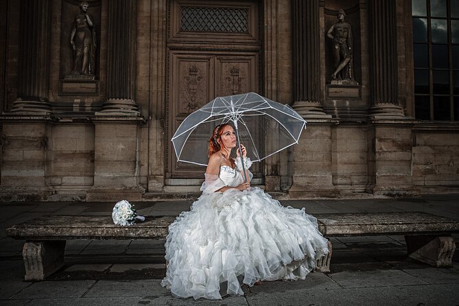 Iconic Portraits in an Exclusive Photoshoot at the Eiffel Tower - Professional Photography Experience