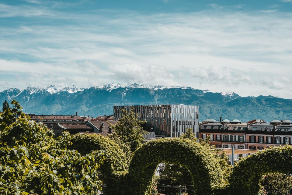 Lausanne: Capture the Most Photogenic Spots With a Local - Lausanne Cathedral Exploration