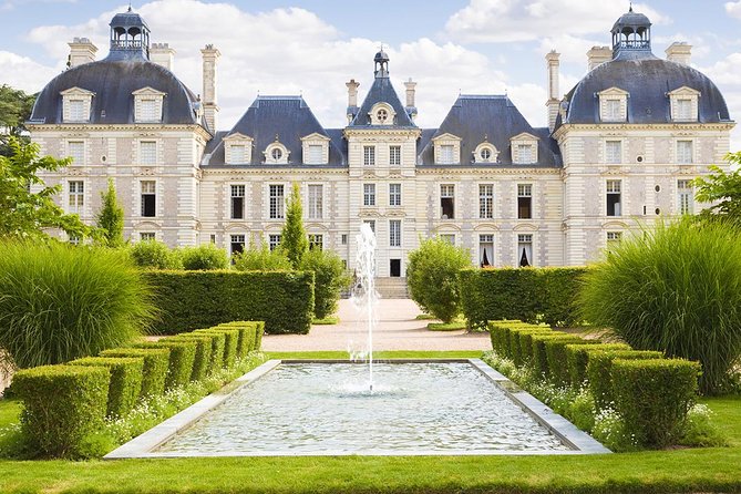 Loire Castles : Cheverny, Chenonceau, Chambord Guided Tour From Paris - Tips for Tour Participants