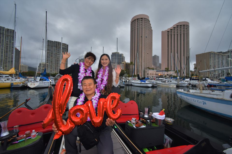 Military Families Love This Gondola Cruise in Waikiki Fun - Inclusions