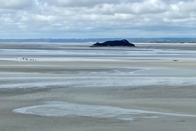 Normandy D-Day and Mont Saint Michel Private Day Trip From Paris - Key Trip Details