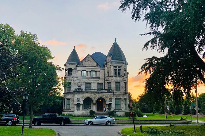 Old Louisville Ghost Tour as Recommended by The New York Times @ 4th and Ormsby - Booking Information and Policies