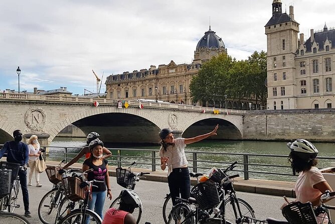 Paris 3-hour Sightseeing Bike Tour - Common questions