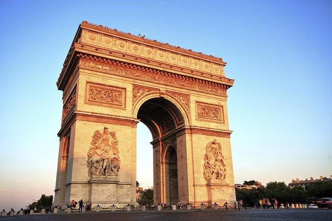 Paris Highlights Immersive Coach Tour - Short Duration Tour Details