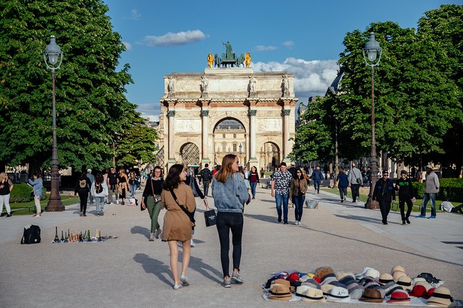 Paris With Locals: Louvre PRIVATE Tour With a Local - Common questions