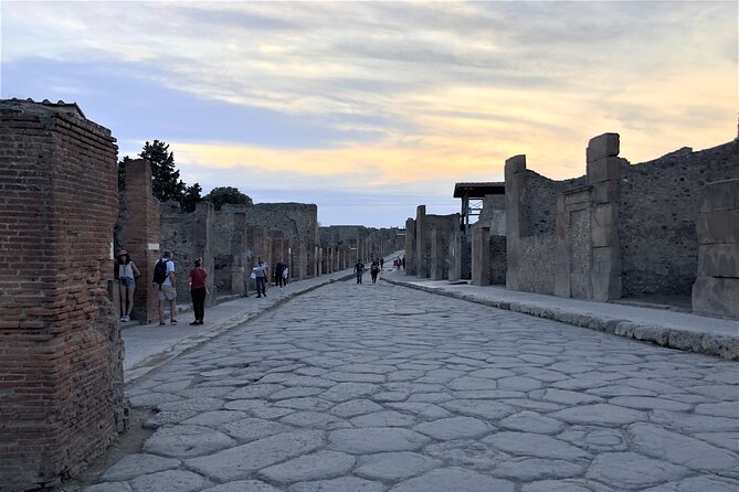 Pompeii From the Afternoon to the Sunset - Guide Expertise