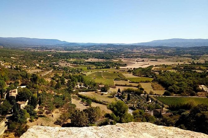 Provence Wineries and Luberon Villages Day Trip From Aix-En-Provence - Guide Appreciation