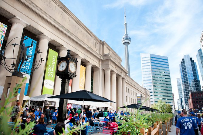 Show Me the City! Toronto Walking Tour - Guide Recognition