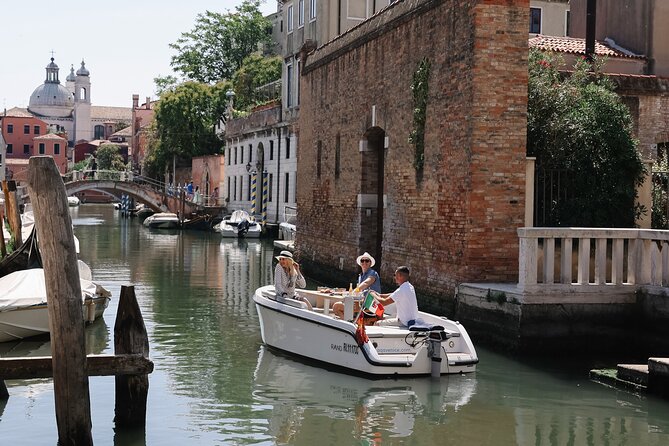 Venice: The Hidden Canals on Electric Boat - Incident Management