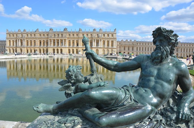 Versailles Domain Audio Guided Half Day Tour From Paris - Crowd Management and Facilities