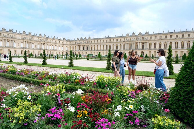 Versailles Palace and Gardens Skip-The-Line Tour From Paris - Gardens and Palace Experience