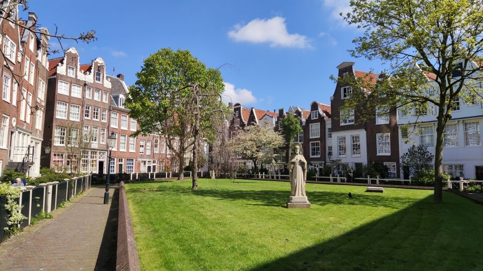 Visit Amsterdam by Bike in French - Visit Jewish Quarter and Enjoy Stropwafel