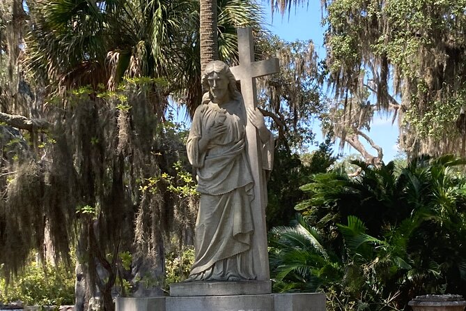 1-Hour Bonaventure Cemetery Golf Cart Guided Tour in Savannah - Common questions