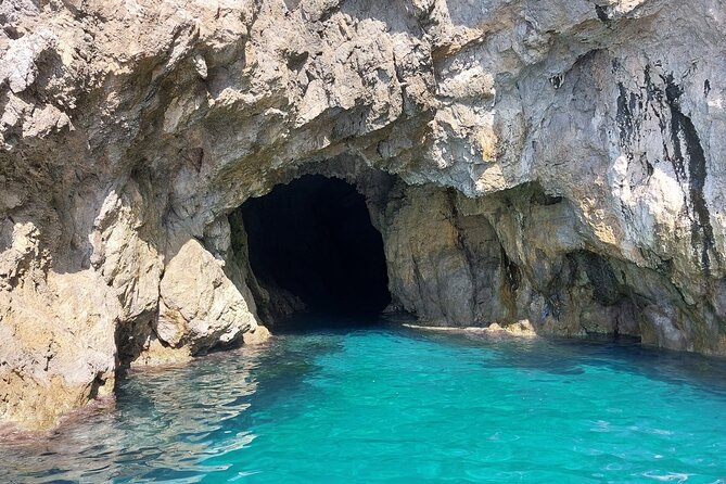 Amalfi Coast Boat Excursion - Background