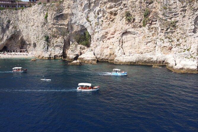Boat Excursion in Taormina Giardini Naxos - Captains and Guides
