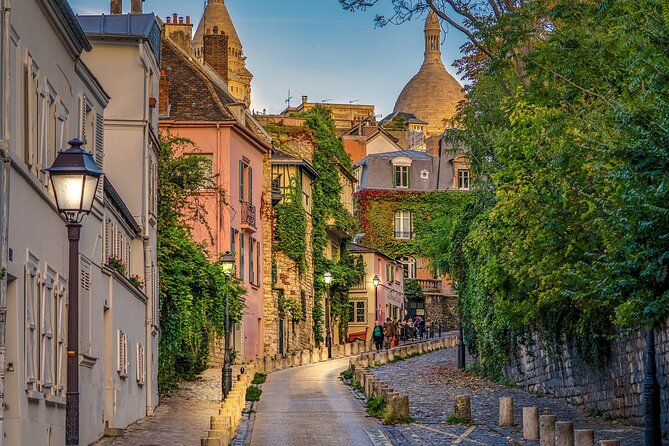 Montmartre Guided Walking Tour: Famous Artists and Cabarets - Historical Landmarks