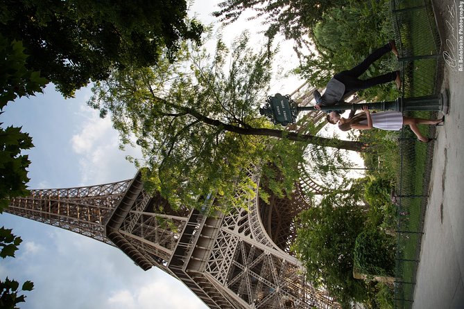 Paris 2-Hour Eiffel Tower Walking Tour With Professional Photo Shoot - Memorable Experiences Shared