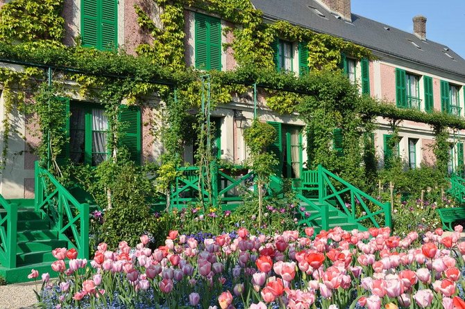 Private Giverny & Versailles Day Trip With Lunch & Hotel Transfers From Paris - Additional Support and Assistance