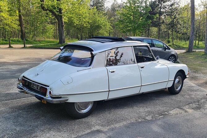 Private Tour 2 Hours Paris Citroën DS Oldtimer - Emily in Paris - Tour Highlights