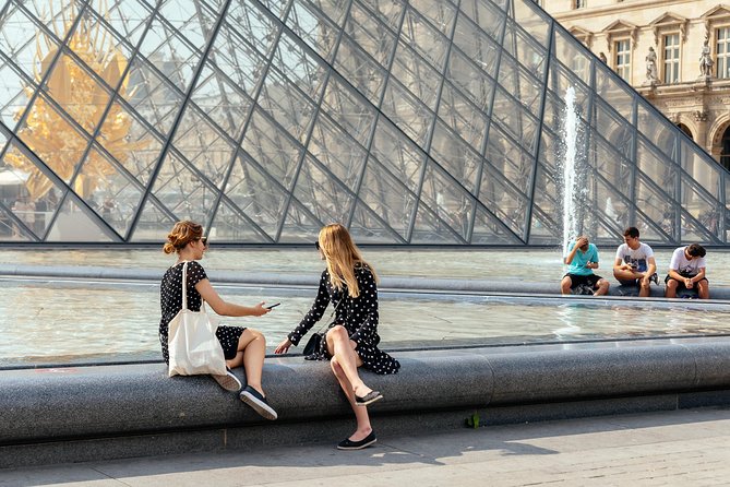 PRIVATE TOUR: Highlights & Hidden Gems of Paris With Locals / B-Corp Certified - Scenic Surprises