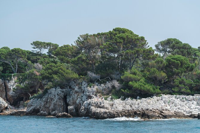 Private Tour on a Sailboat With Apéritif at Sunset on Antibes - Common questions