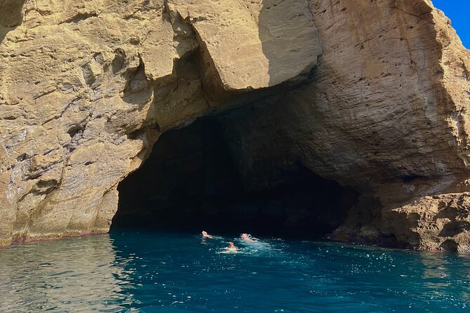 Procida Island Tour by Boat 2h 15m With Swimming and Underwater Photos - Booking and Pricing Details