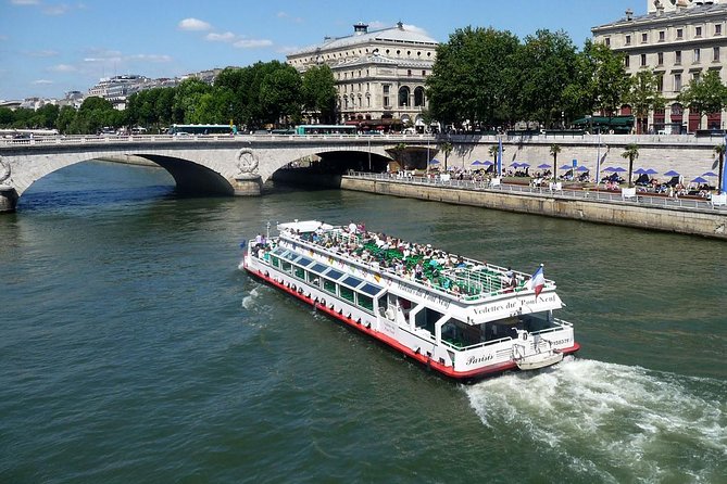 Seine River Sightseeing Guided Cruise by Vedettes Du Pont Neuf - Onboard Services