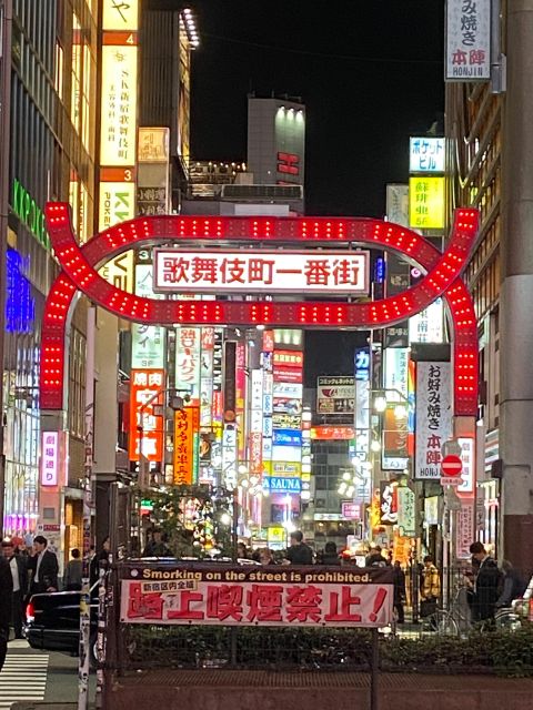 Shinjuku & Shibuya Photo Walking Tour - Shinjuku Nightlife Experience
