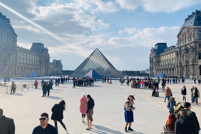 Skip-the-Line Small-Group Louvre Tour: Scandals  - Paris - Traveler Assistance and Popularity