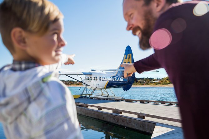 Strait of Georgia Seaplane Experience From Nanaimo - Landing and Exploration in Sechelt