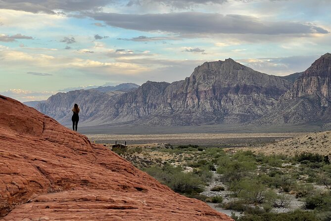 Sunset Hike and Photography Tour Near Red Rock With Optional 7 Magic Mountains - Guide Expertise and Safety Measures
