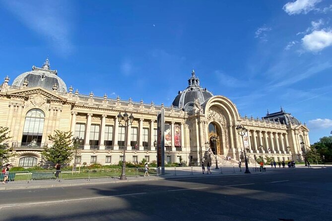 Treasure Hunt Along the Seine to Visit Paris! - Capturing Memories Along the Seine