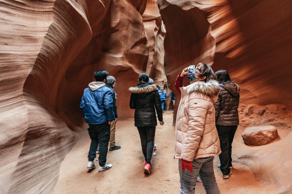 Vegas: Antelope Canyon & Horseshoe Bend Tour at Golden Hour - Important Items to Bring and Participant Criteria