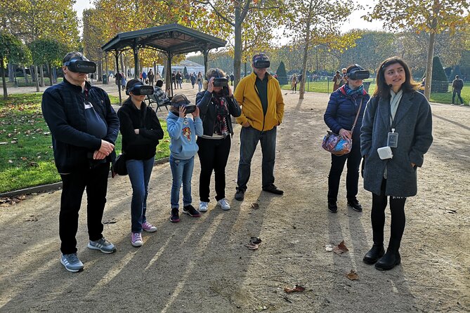 Virtual Reality Guided Tour at the Eiffel Tower - Questions and Information