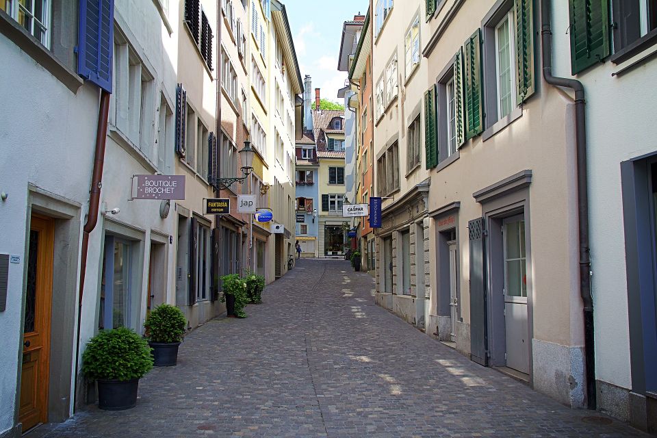 Zurich - Old Town Private Walking Tour - Key Points