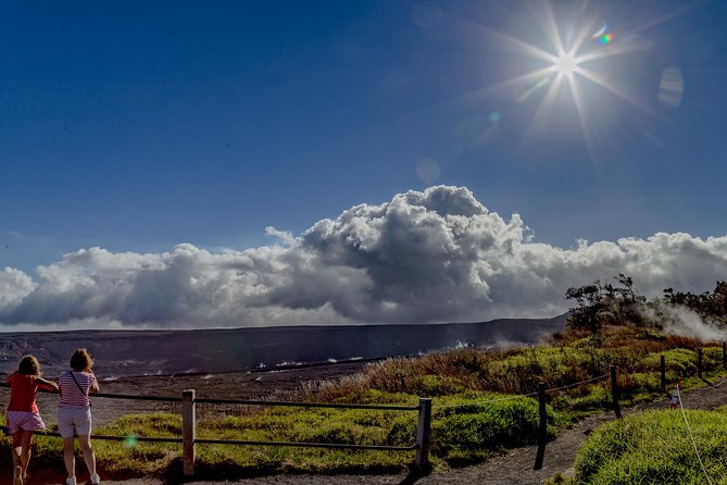 Big Island in a Day: Volcanoes Waterfalls Sightseeing and History - Small Group Tour for Personalized Experience