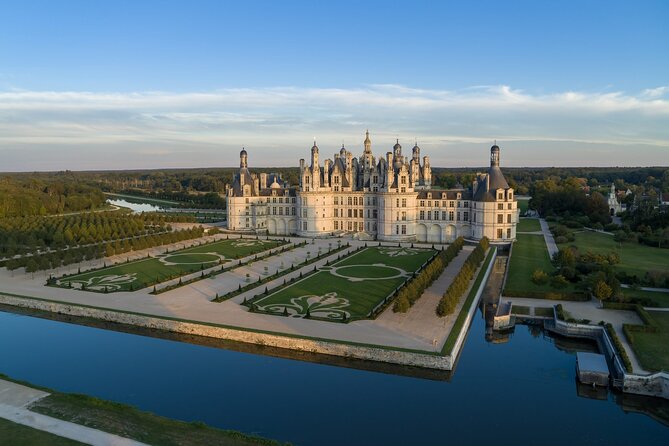 Day Tour of Chateaux of Chenonceau, Chambord & Caves Ambacia From Tours/Amboise - Common questions