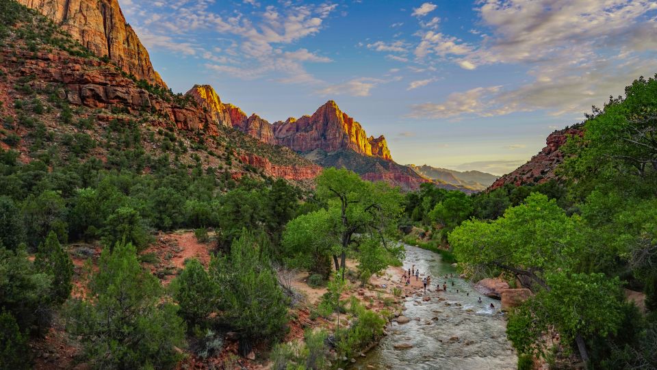 From Las Vegas: Private Group Tour to Zion National Park - Zion National Park Exploration