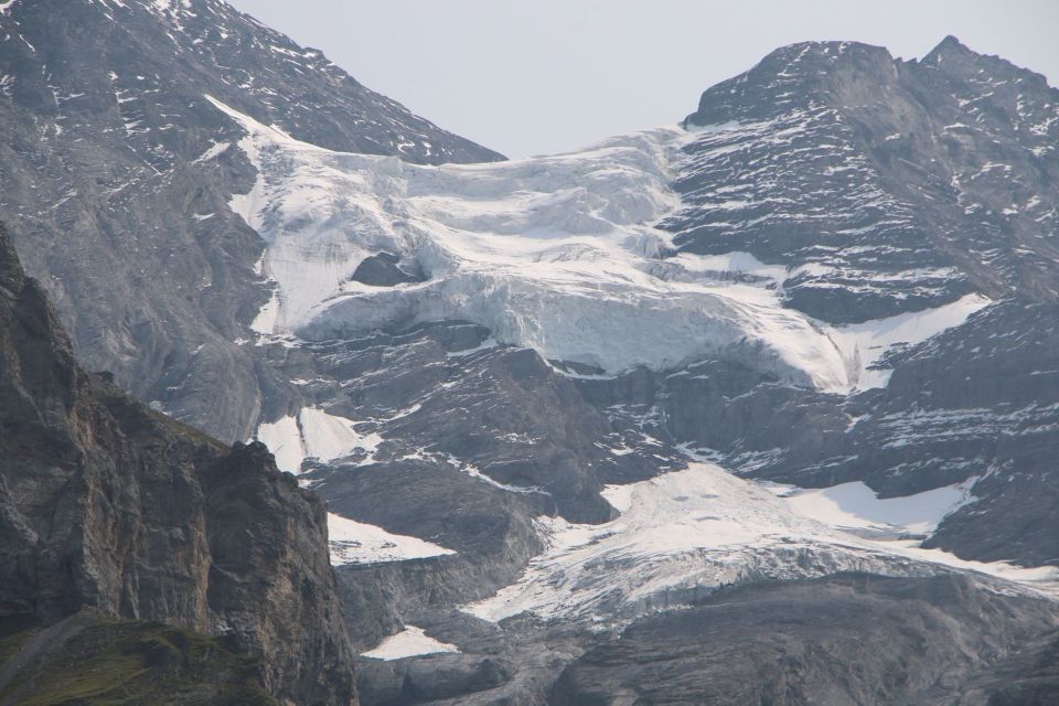 Interlaken: Private Hiking Tour Oeschinen Lake & Blue Lake - Common questions