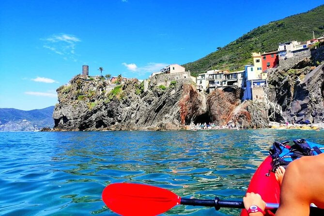 Kayak Tour From Monterosso to Vernazza - Guides Insights