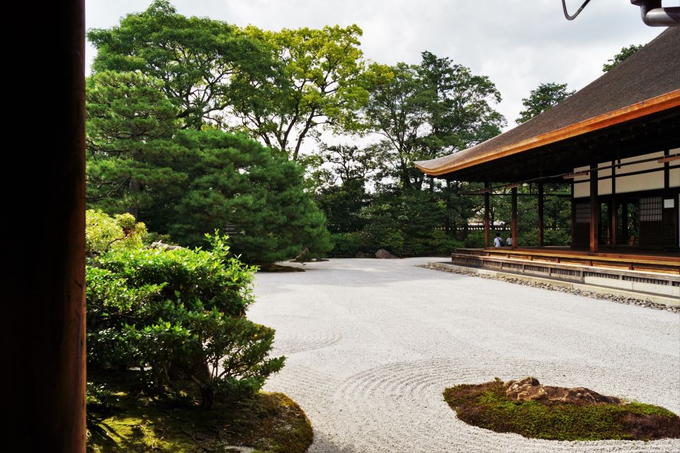 Kiyomizu Temple and Backstreet of Gion Half Day Private Tour - Common questions