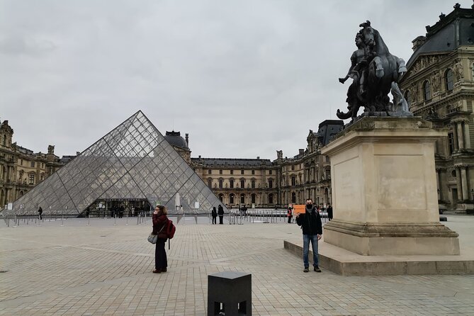 Louvre Museum Guided Tour Options With Entry Ticket - Paris Shuttle and Transportation Options