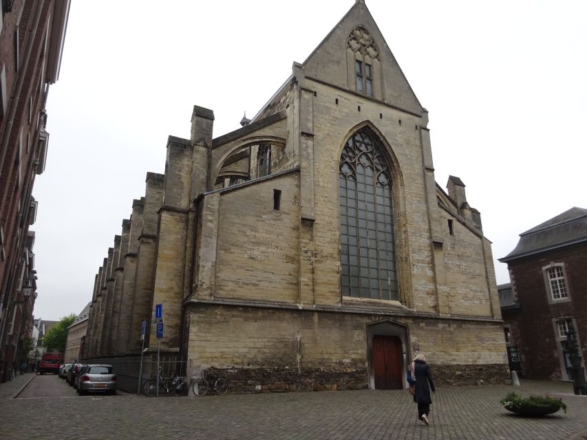 Maastricht Self-Guided Walking Tour & Scavenger Hunt - Directions for the Tour
