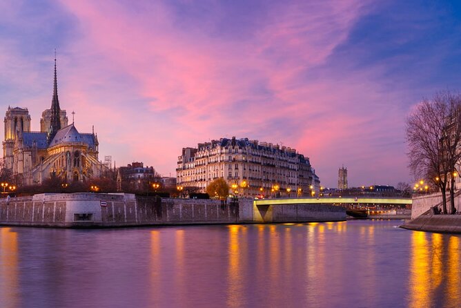 Paris Seine River Dinner Cruise With Rooftop and Live Singer - Common questions