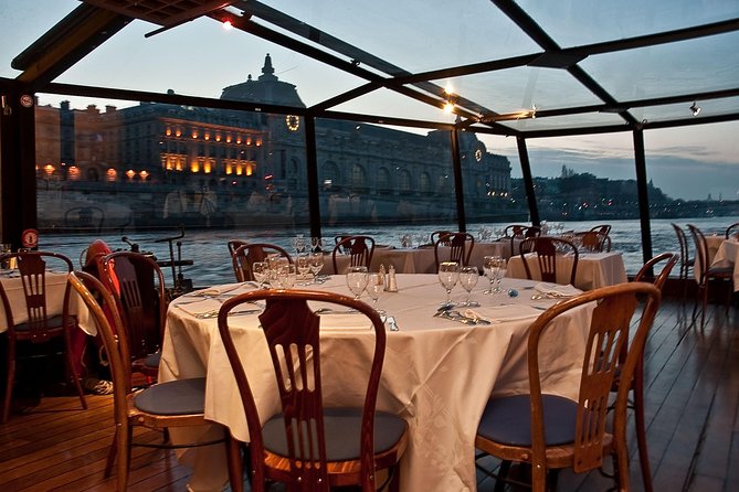 Paris Seine River Gourmet Dinner Cruise With Champagne - Staff and Service